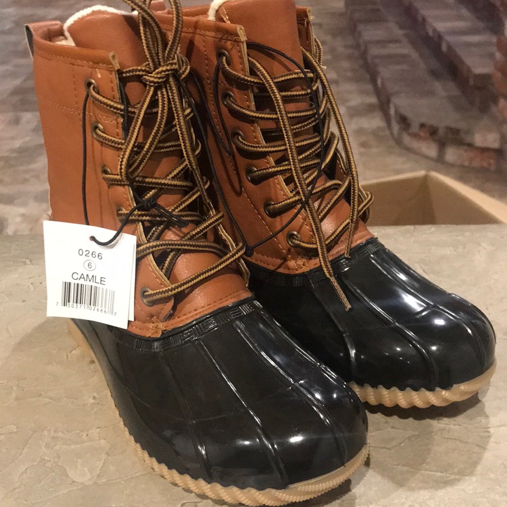 NWT Jands Brown & Black Waterproof Duck Boots